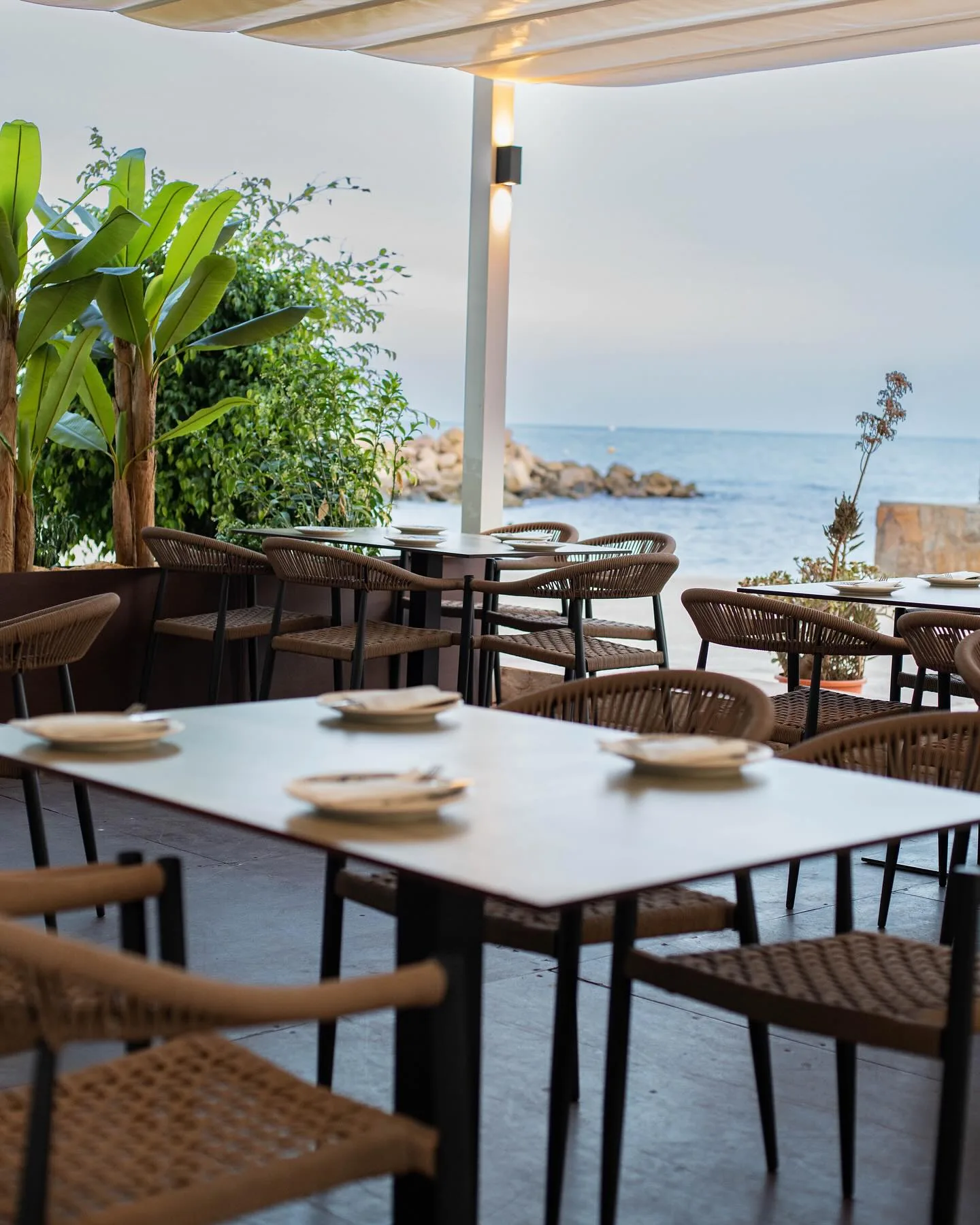 Terraza de La Familia con vistas al mar